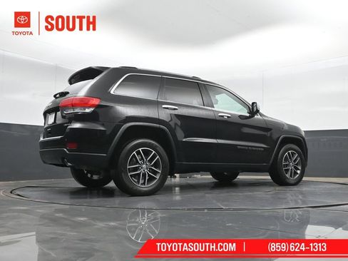 Used 2018 Jeep Grand Cherokee Limited AWD/4WD image 35