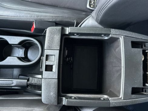 Used 2017 Jeep Wrangler Unlimited Rubicon w/ Connectivity Group image 28