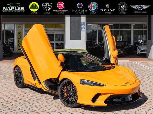 Used 2022 McLaren GT image 1