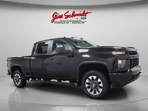 Used 2022 Chevrolet Silverado 2500 Custom image 2