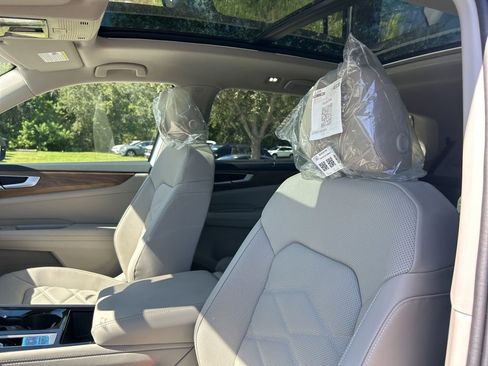 New 2026 Volkswagen Atlas SE image 16