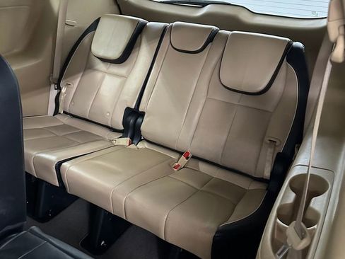 Used 2017 Kia Sedona LX w/ LX Essentials Premium Package FWD image 26