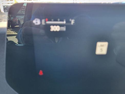 Used 2025 Ford Expedition Platinum w/ Driver's Package image 25