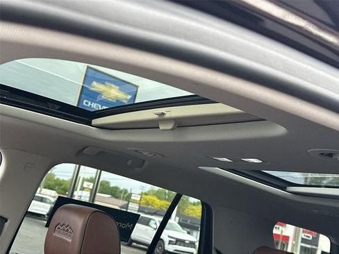 Used 2020 Chevrolet Traverse High Country w/ LPO, Floor Liner Package AWD/4WD image 19