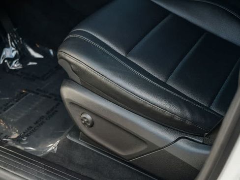 Used 2020 Mercedes-Benz GLE 350 4MATIC w/ Premium Package image 25