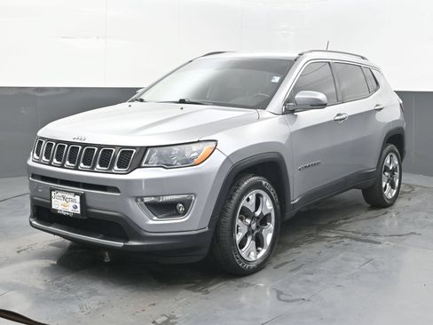 Used 2019 Jeep Compass Limited AWD/4WD image 3