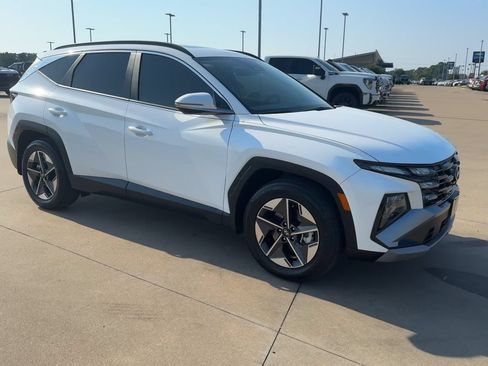 Used 2025 Hyundai Tucson SEL FWD image 3