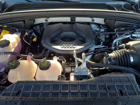 Used 2024 Jeep Grand Cherokee Overland w/ Trailer Tow Package image 17