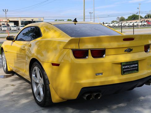 Used 2013 Chevrolet Camaro SS image 3