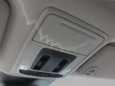 Used 2024 Honda Pilot Touring image 39