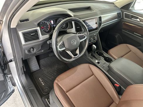 Used 2021 Volkswagen Atlas SE image 12