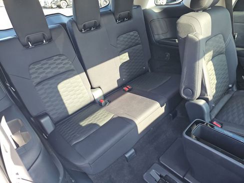 Used 2023 Nissan Pathfinder SV w/ SV Premium Package image 25