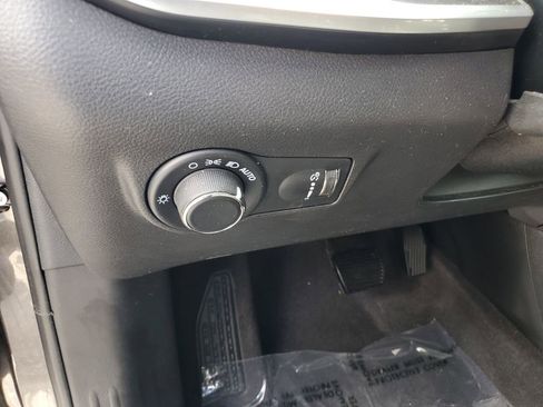 Used 2023 Jeep Compass Sport image 15