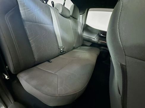 Used 2018 Toyota Tacoma TRD Sport image 27