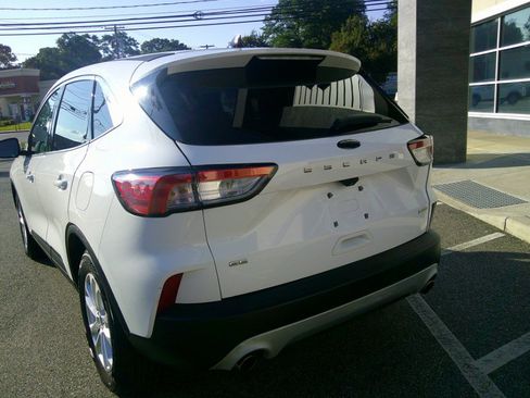 Used 2020 Ford Escape SE FWD image 16