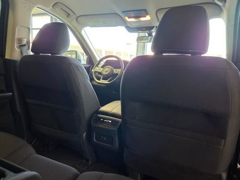Used 2025 Nissan Pathfinder SV AWD/4WD image 18