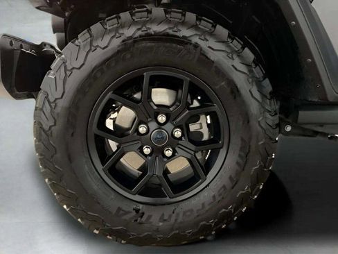 Used 2024 Jeep Wrangler Unlimited image 88