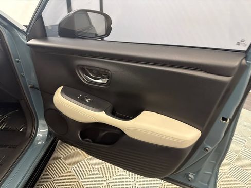 Used 2024 Honda HR-V EX-L image 15