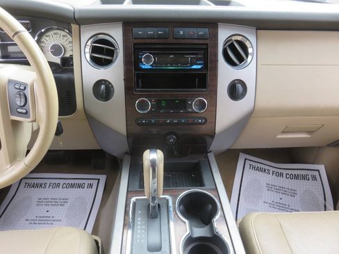 Used 2014 Ford Expedition EL XLT w/ Equipment Group 202A AWD/4WD image 16