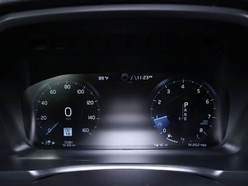 Used 2020 Volvo XC90 T6 Momentum image 24