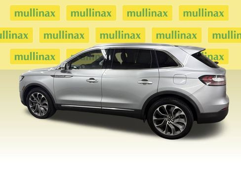 Used 2022 Lincoln Nautilus Reserve image 11