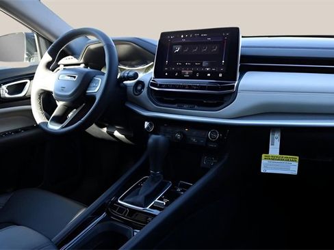 New 2026 Jeep Compass Limited image 18