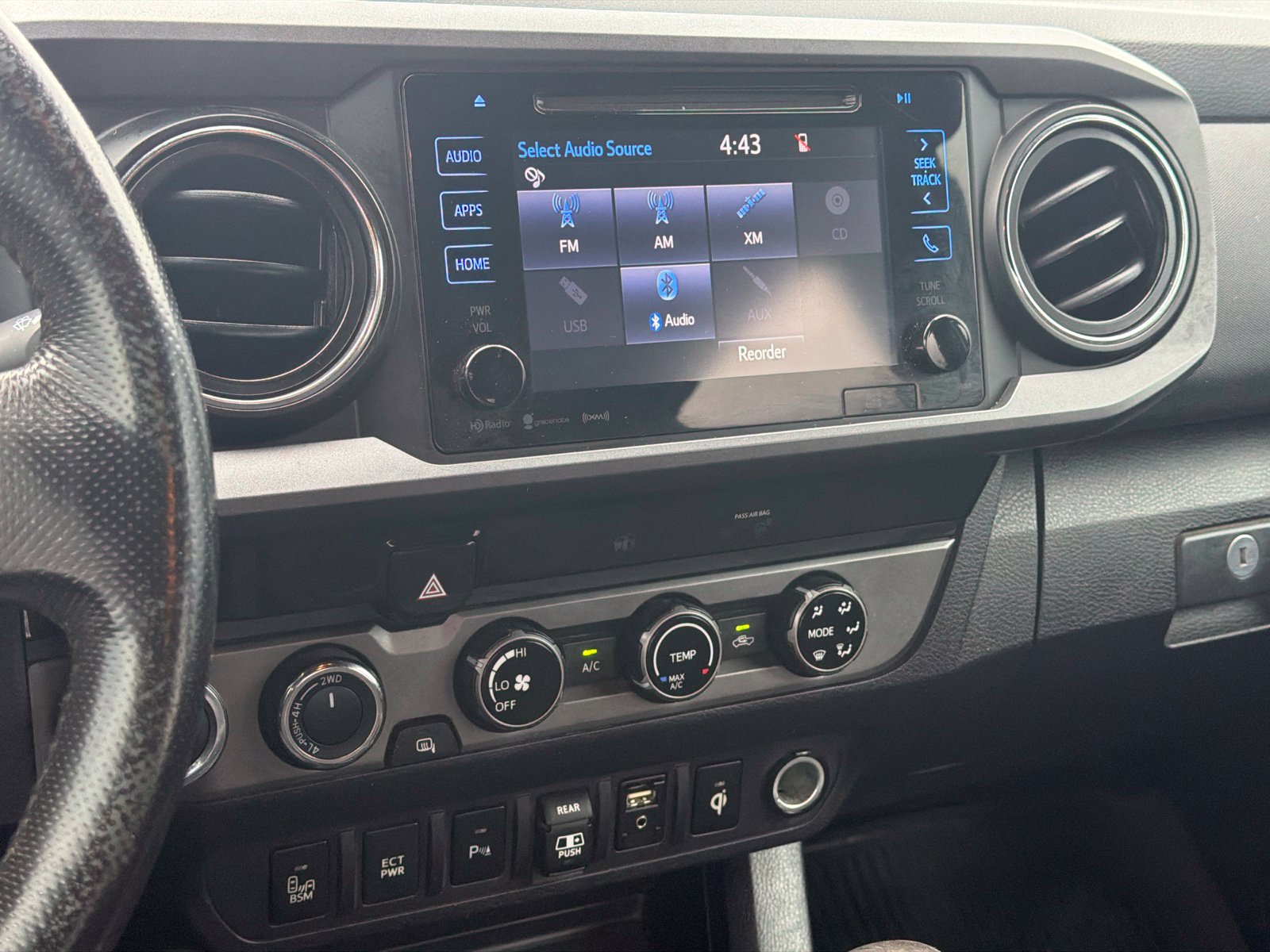 Used 2018 Toyota Tacoma TRD Sport w/ Technology Package AWD/4WD image 21