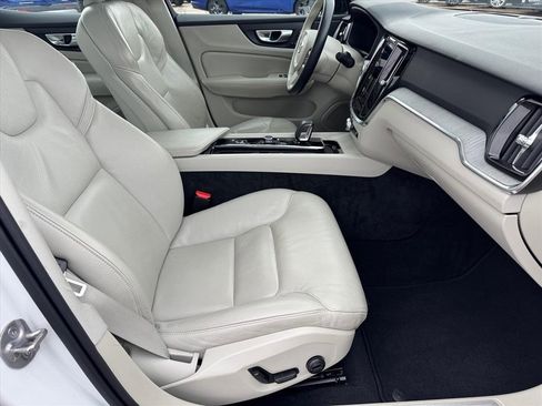 Used 2024 Volvo S60 B5 Plus image 6