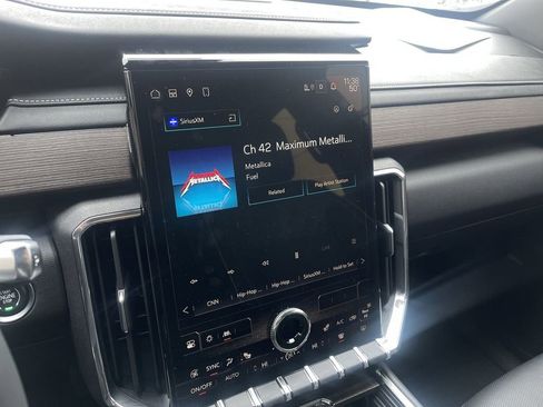 Used 2024 GMC Acadia Denali w/ Super Cruise Package image 13