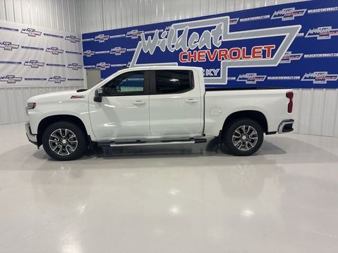 Used 2022 Chevrolet Silverado 1500 LT w/ Z71 Off-Road Package AWD/4WD image 3