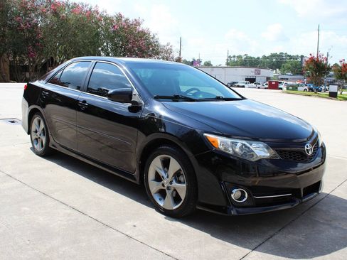 Used 2012 Toyota Camry SE FWD image 4