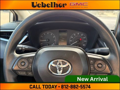 Used 2025 Toyota Corolla LE FWD image 23