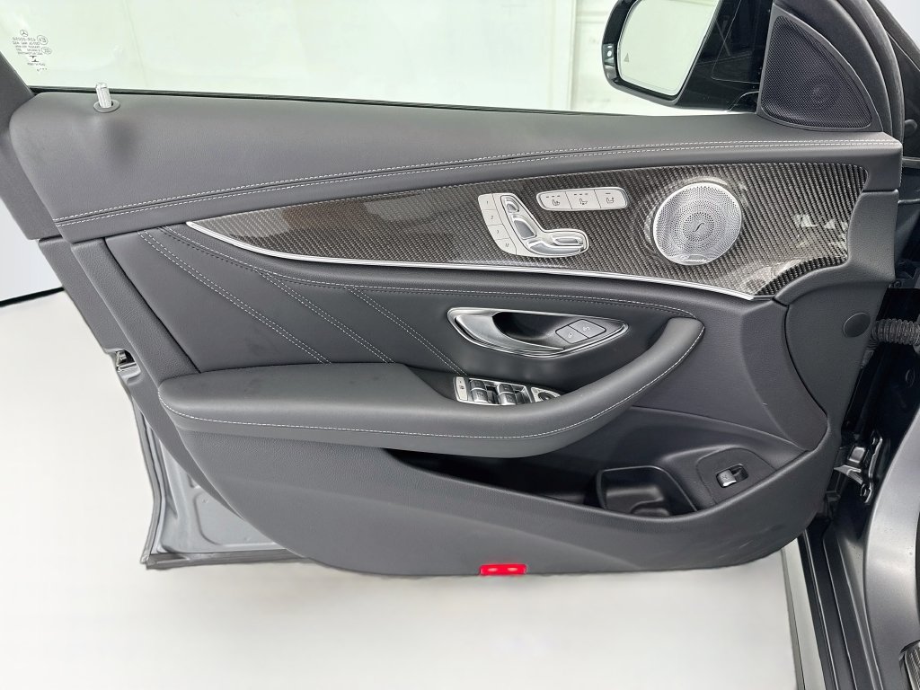 Used 2018 Mercedes-Benz E 63 AMG S image 23
