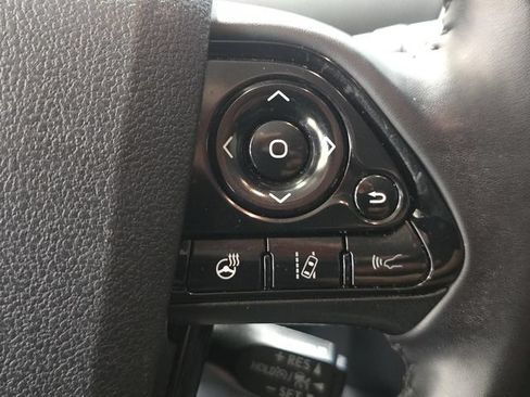 Used 2022 Toyota Prius FWD image 25