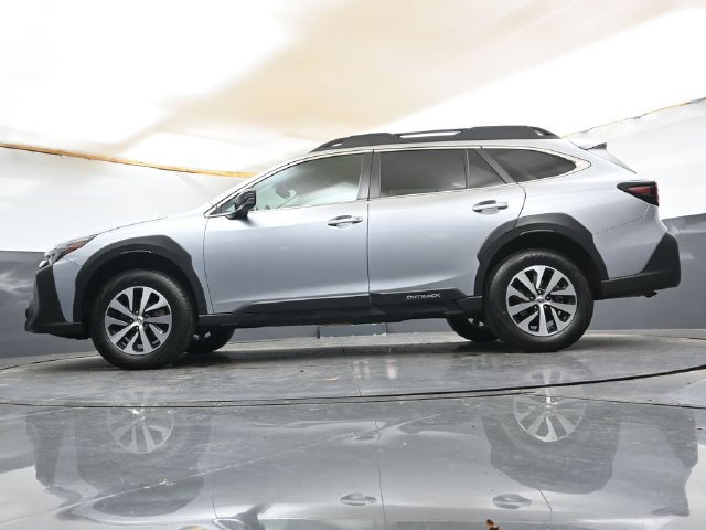 Used 2024 Subaru Outback Premium AWD/4WD image 31