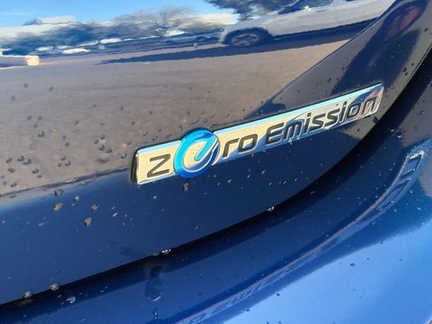 Used 2017 Nissan Leaf SV image 5