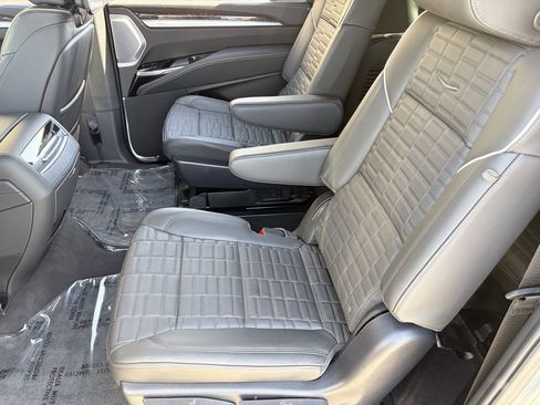 Certified 2025 Cadillac Escalade ESV Sport Platinum AWD/4WD image 18