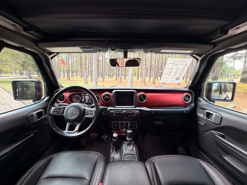 Used 2020 Jeep Wrangler Unlimited Rubicon AWD/4WD image 2