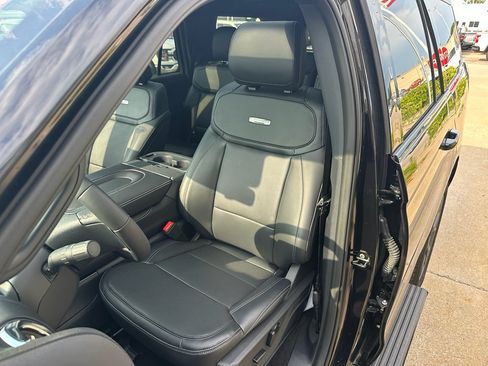 New 2025 Ford Expedition Platinum w/ Stealth Performance Package AWD/4WD image 28