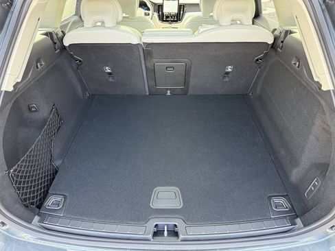 New 2026 Volvo XC60 B5 Ultra w/ Climate Package image 13