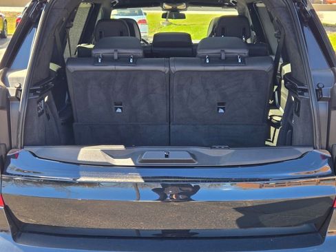 Used 2024 BMW X7 M60i w/ Executive Package image 21