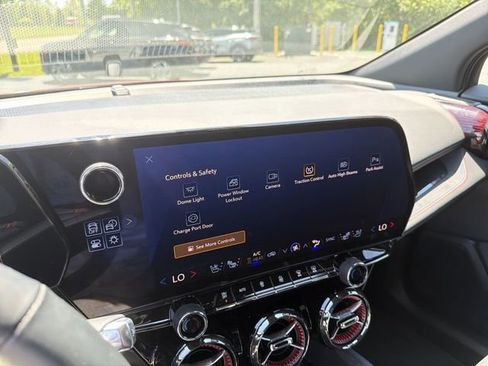 Certified 2025 Chevrolet Blazer EV RS AWD/4WD image 29
