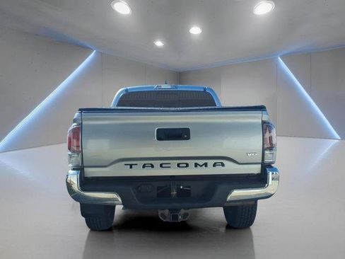 Certified 2022 Toyota Tacoma TRD Off-Road AWD/4WD image 20