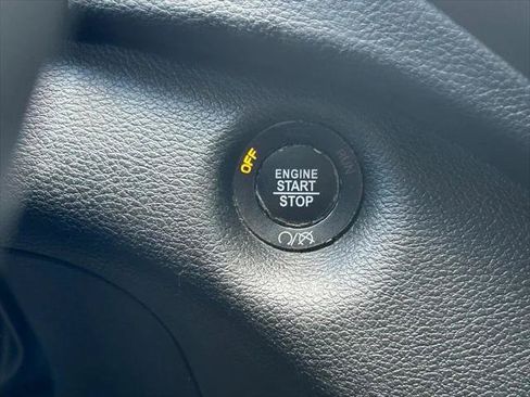 Certified 2019 Jeep Cherokee Limited FWD image 47