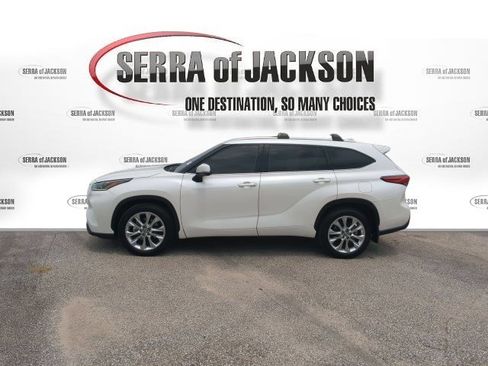 Used 2020 Toyota Highlander Limited AWD/4WD image 5