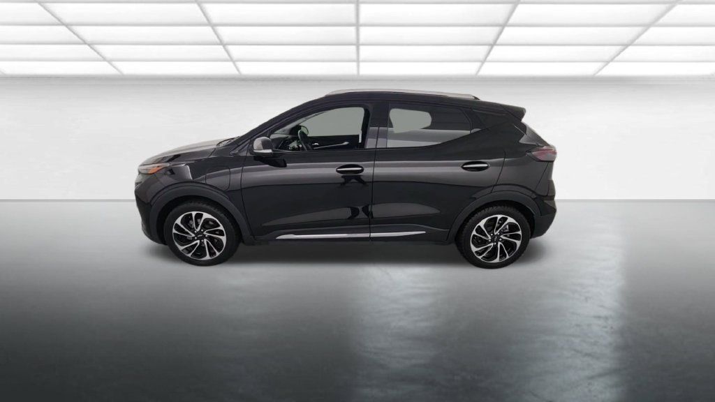 Used 2023 Chevrolet Bolt EUV Premier FWD image 3