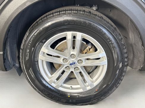 Used 2022 Ford Explorer XLT image 37