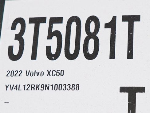 Used 2022 Volvo XC60 B5 Momentum w/ Climate Package AWD/4WD image 33