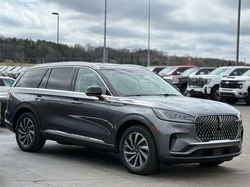 Used 2025 Lincoln Aviator AWD image 38