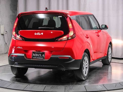 Used 2022 Kia Soul LX FWD image 4